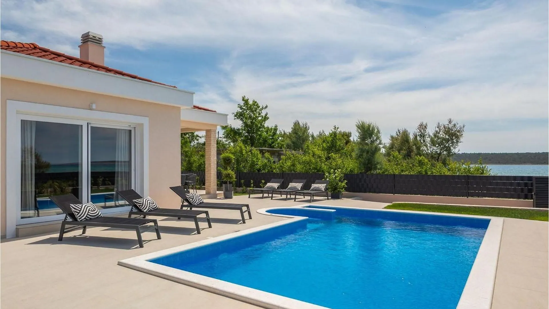Villa Eleni Ljubac  Croatia